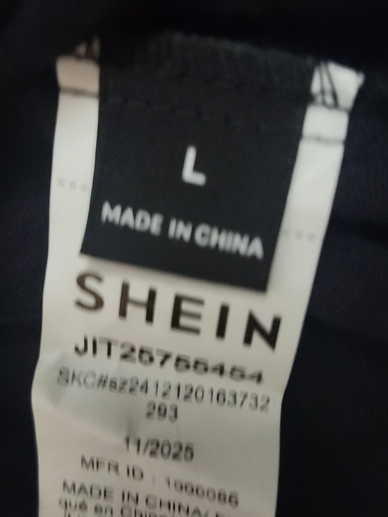 🔥Black Strapless Ruffle Crop Top - Picture 5 of 6